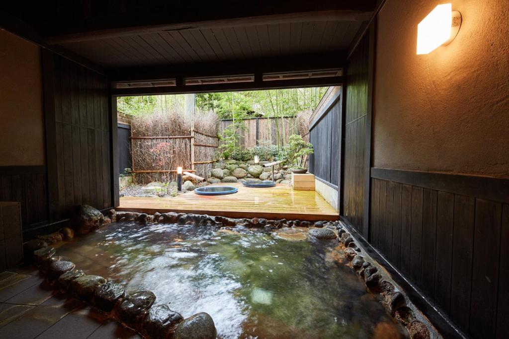 Flower Of Hospitality Nanraku Outdoor Onsen