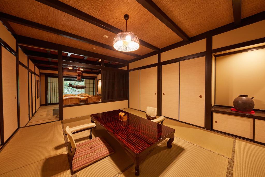 Flower Of Hospitality Nanraku Tatami Room Tea Table