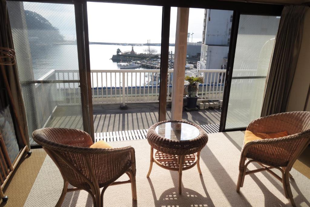 Fukumakan Balcony Seating