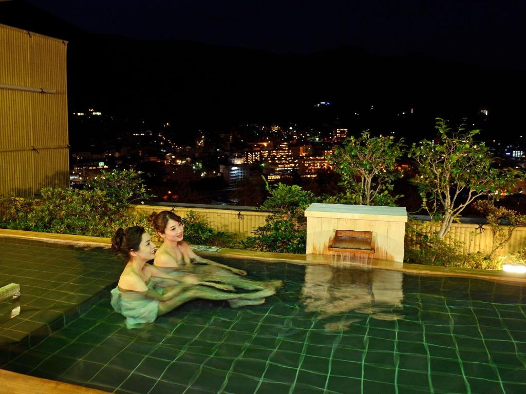 Gero Onsen Hotel Kusakabe Armeria Outdoor Onsen Night