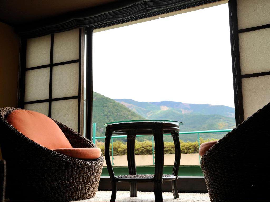 Gero Onsen Hotel Kusakabe Armeria Room Mountain View