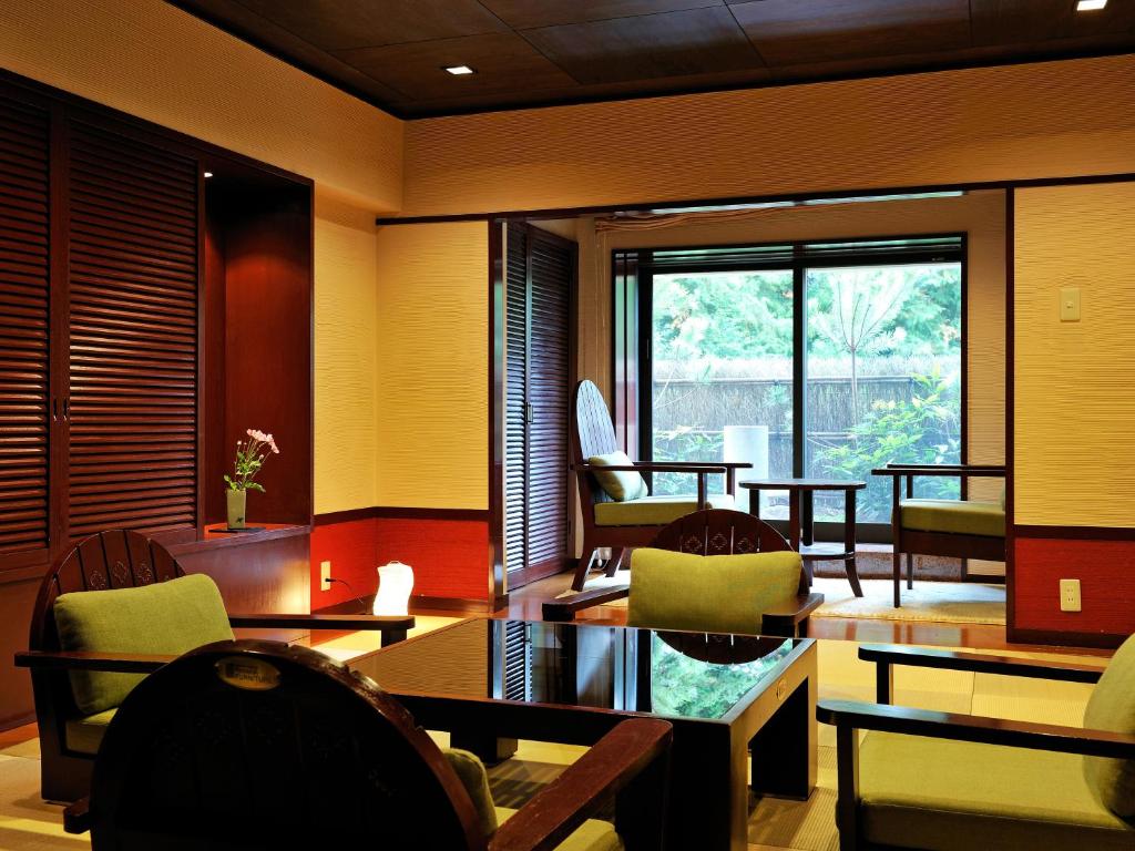 Gero Onsen Hotel Kusakabe Armeria Sitting Area