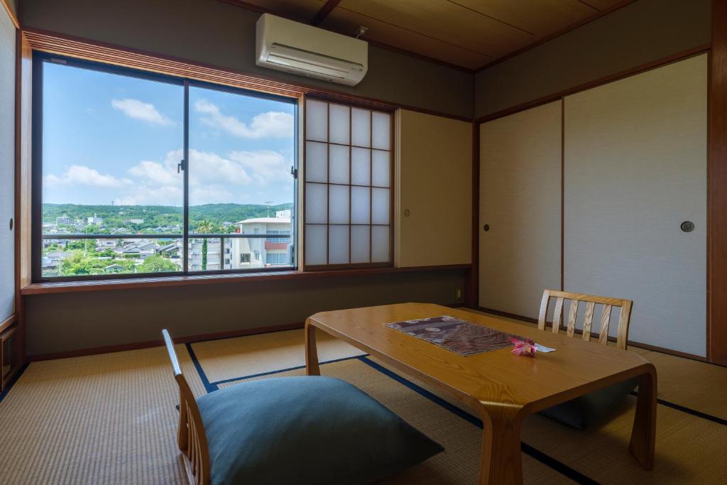 Ginsho Tatami Room Table View