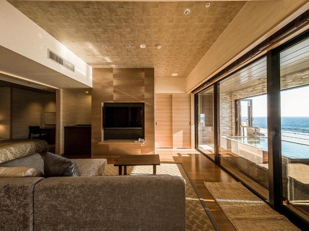 Ginsuiso Inn Inatori Modern Living Room