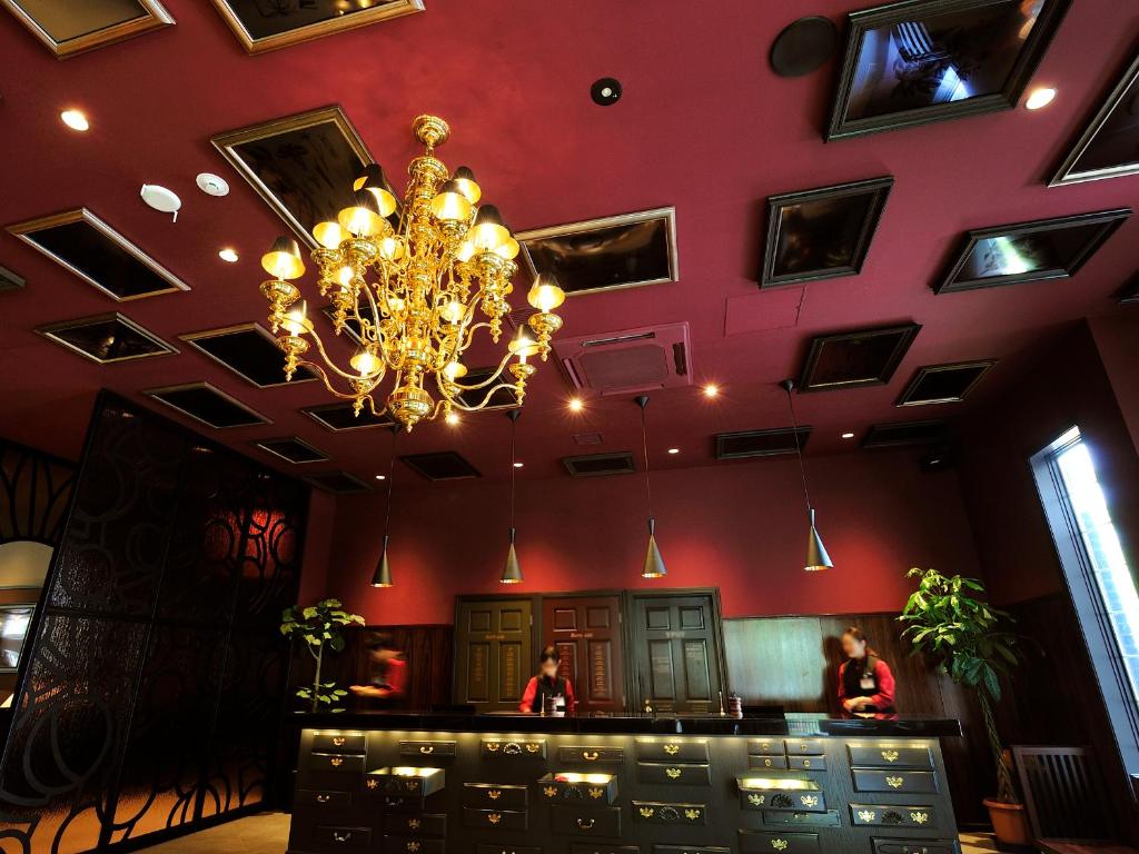 Hakodate Onuma Tsuruga Resort Lobby Chandelier