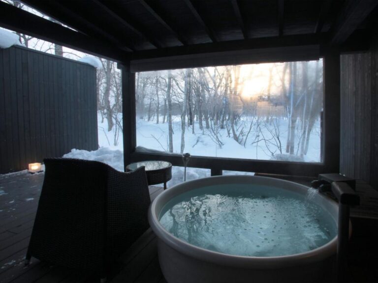 Hakodate Onuma Tsuruga Resort Outdoor Onsen Snow View
