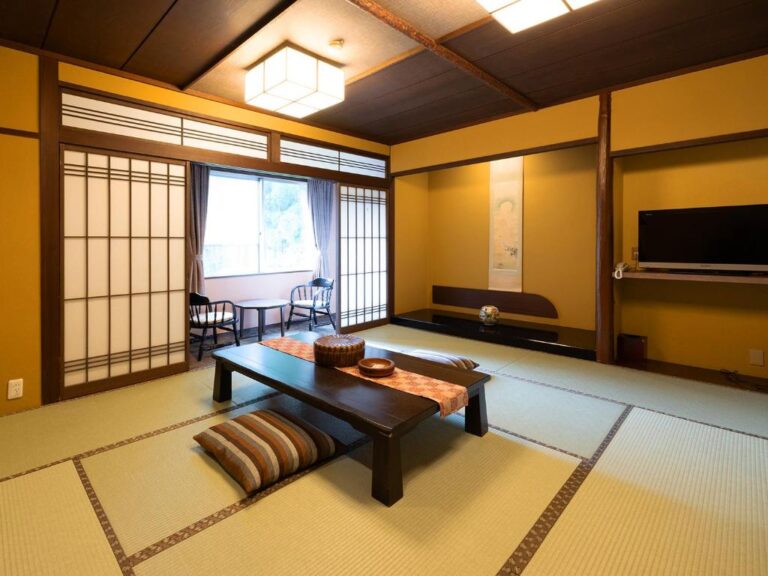 Hakusanichirino Onsen Area