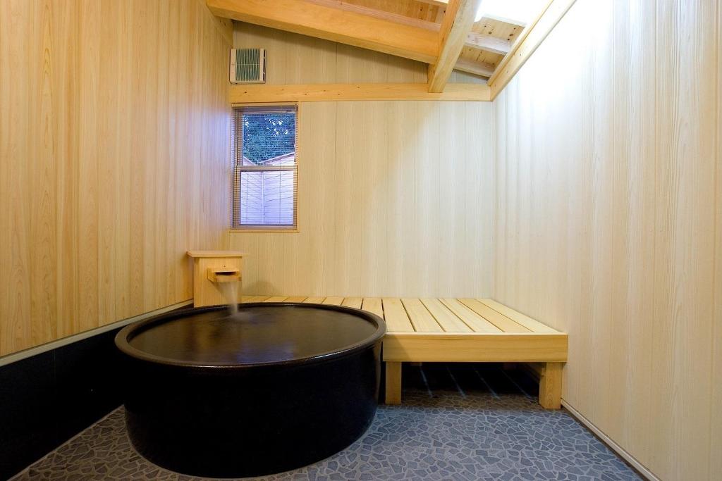 Hakuwaso Onsen Bathroom