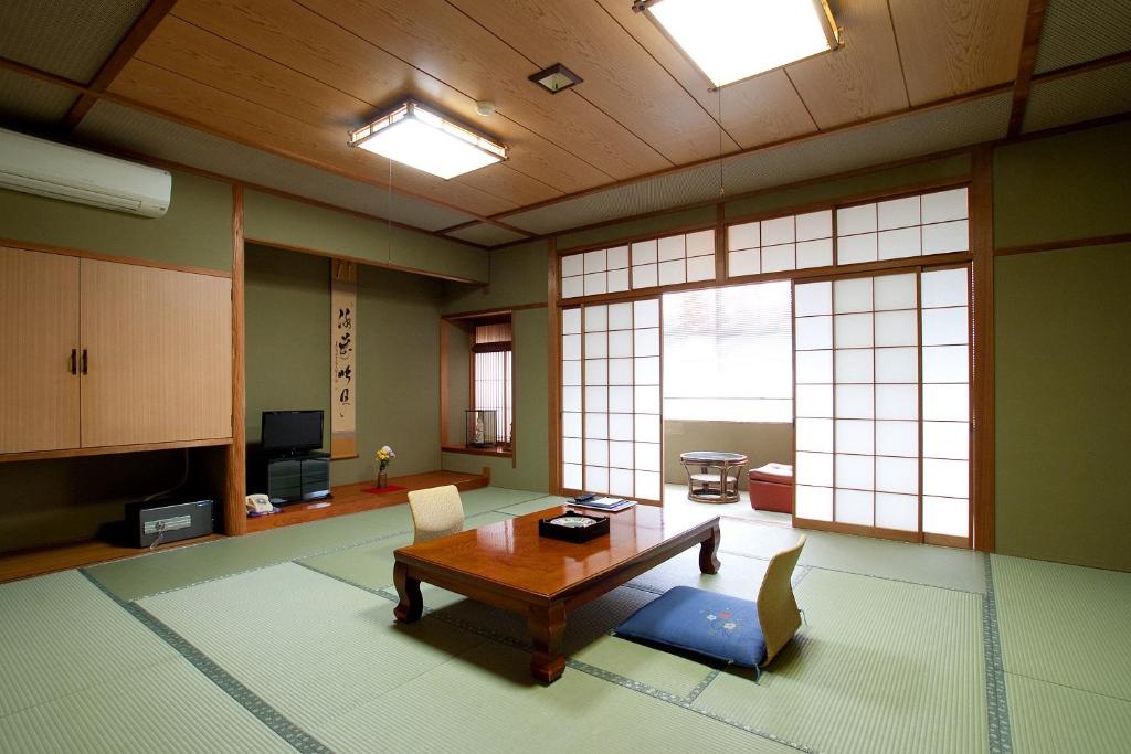 Hakuwaso Tatami Room Shoji Panels