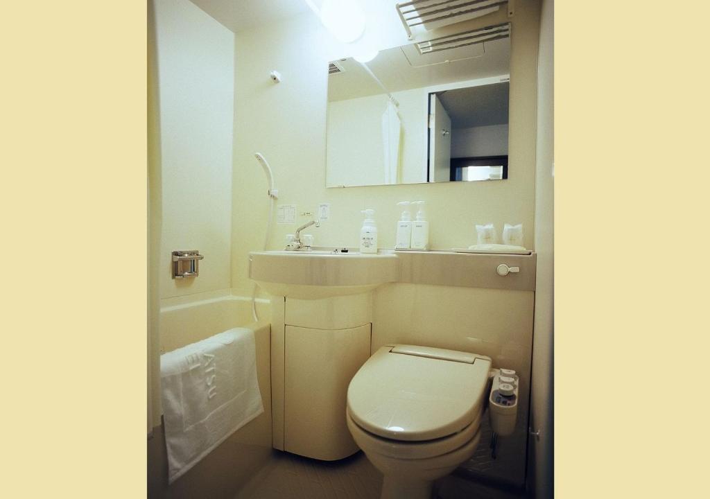 Hamamatsu Hotel Bathroom