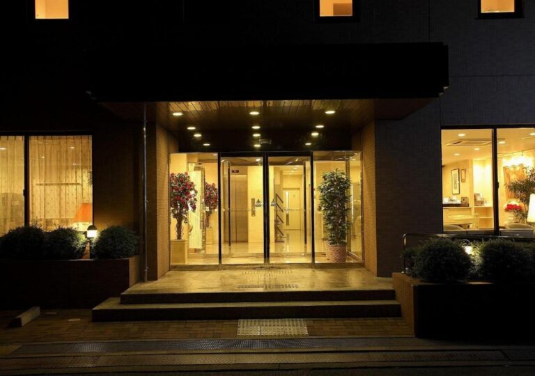 Hamamatsu Hotel Entrance