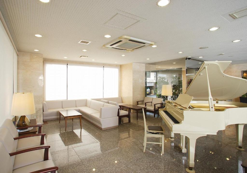 Hamamatsu Hotel Lobby Grand Piano