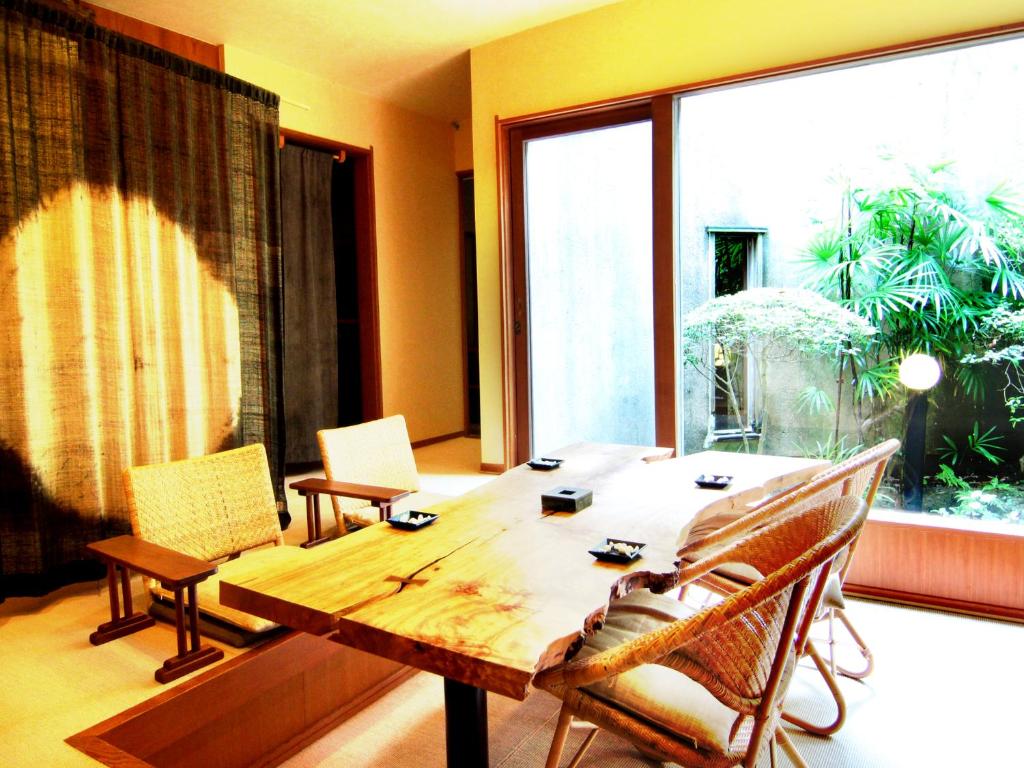 Hanafubuki Dining Room Garden View