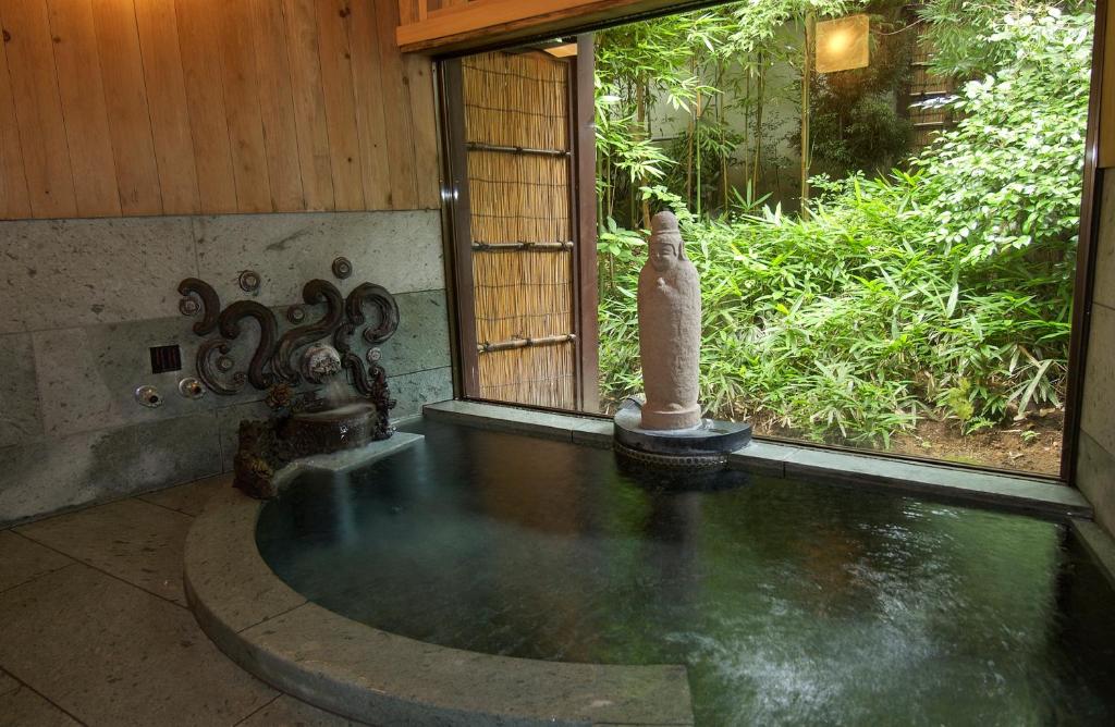 Hanafubuki Onsen Bath