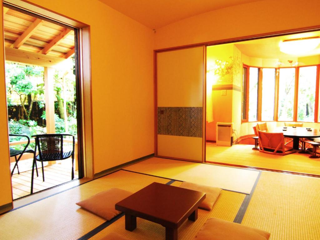 Hanafubuki Tatami Room Garden View
