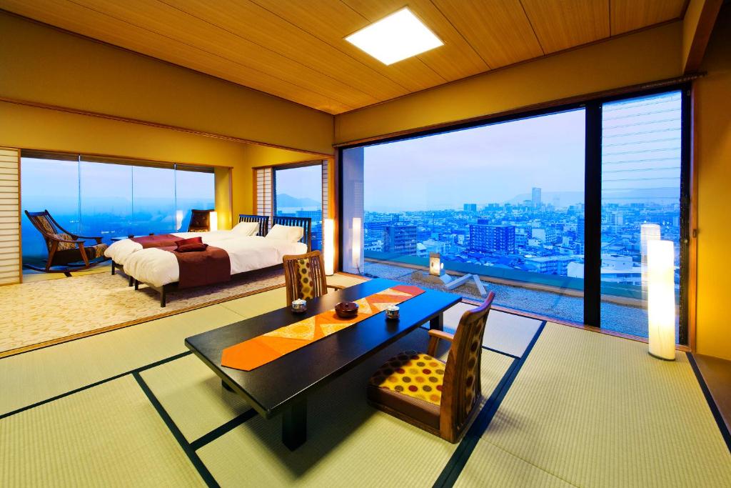 Hanajukai Tatami Room City View