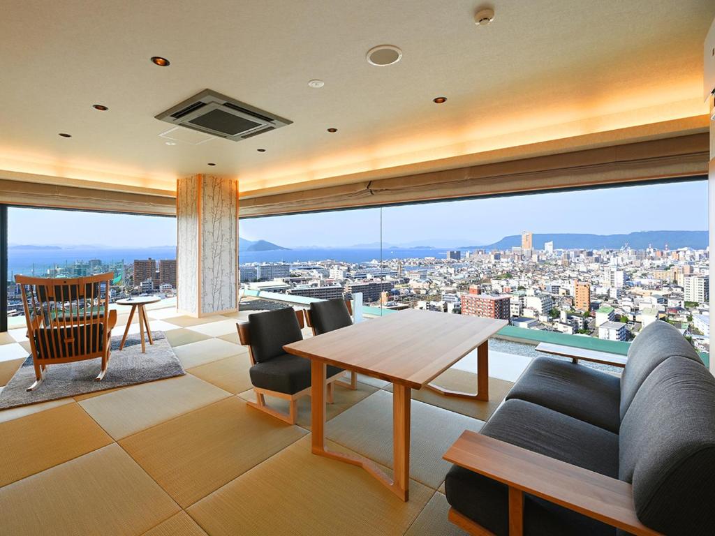 Hanajukai Tatami Room City View