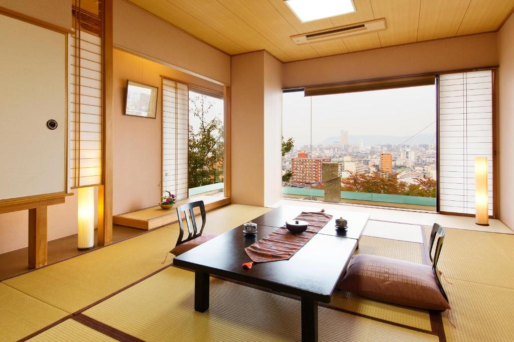 Hanajukai Tatami Room City View
