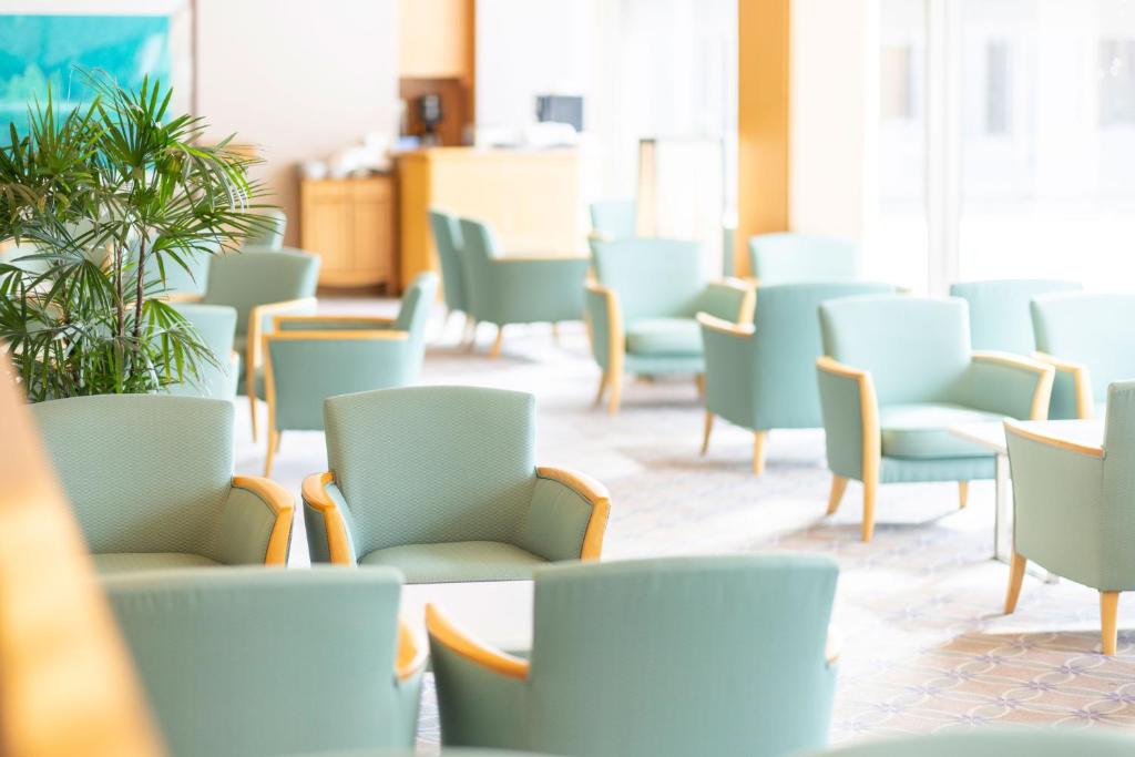 Hanamakionsen Kashoen Lobby Seating Area