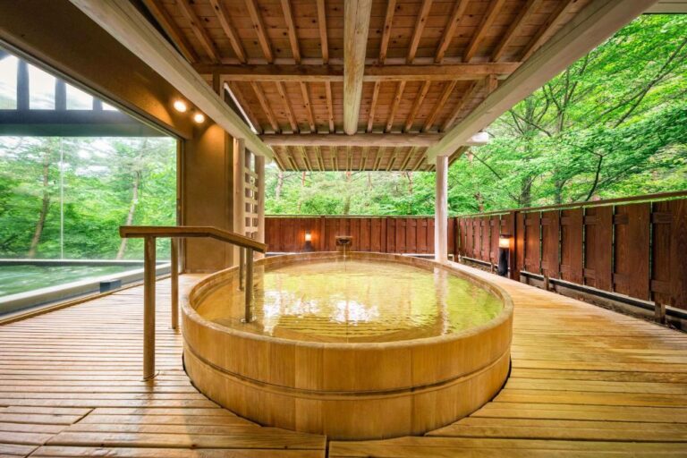 Hanamakionsen Kashoen Outdoor Onsen