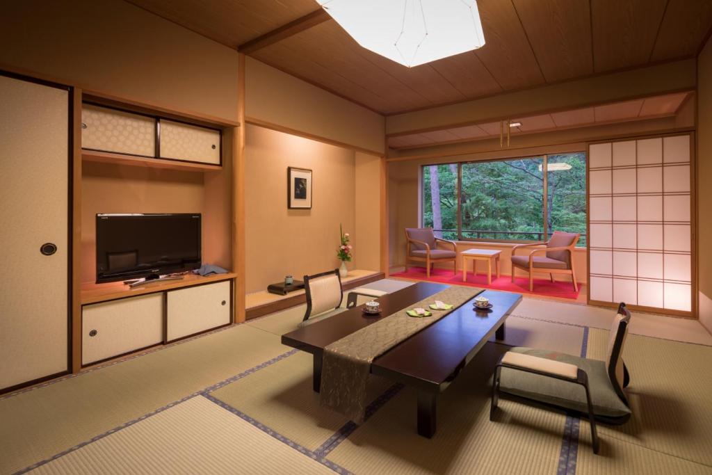 Hanamakionsenkashoen Tatami Room And Tea Table