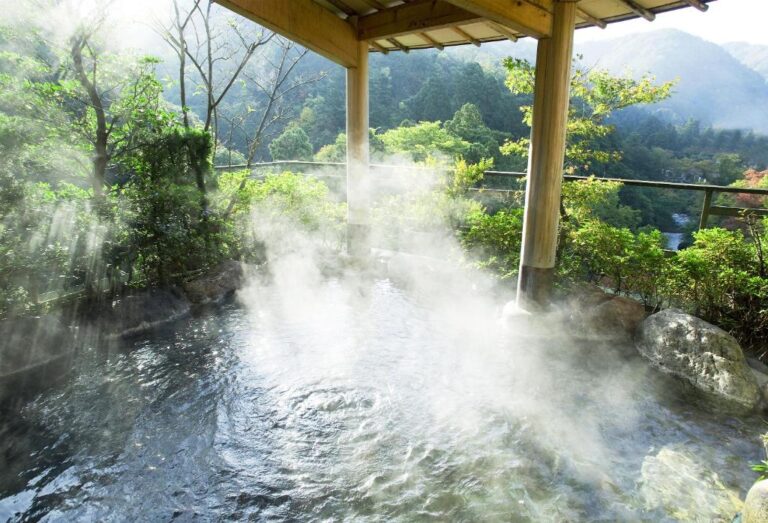 Hanamurasaki Open Air Onsen