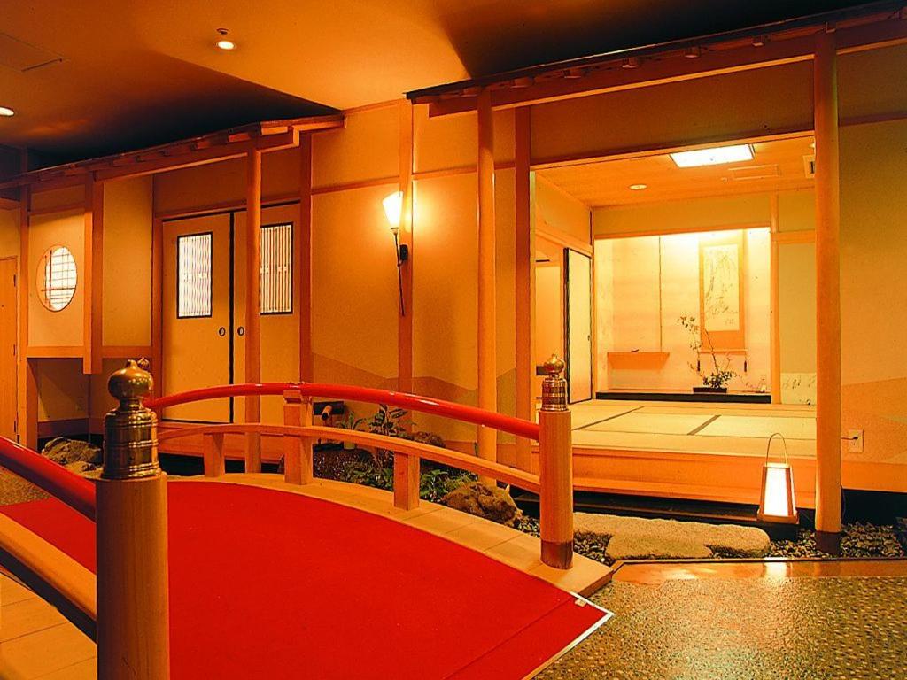 Hanayagi No Sho Keizan Tatami Room Bridge