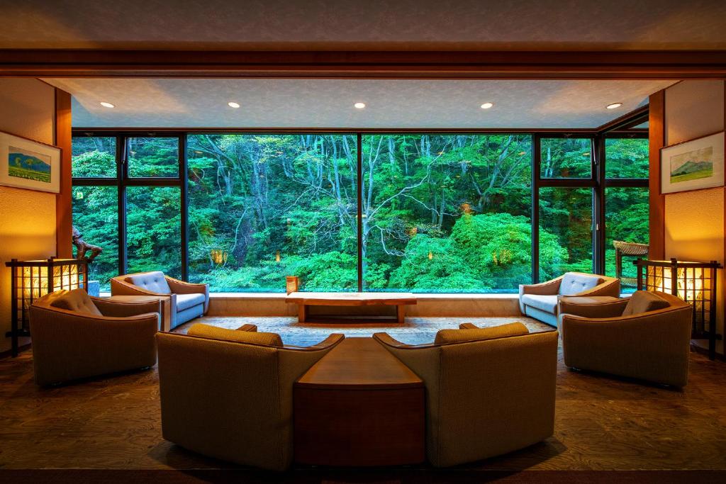 Harataki Lounge With Forest View