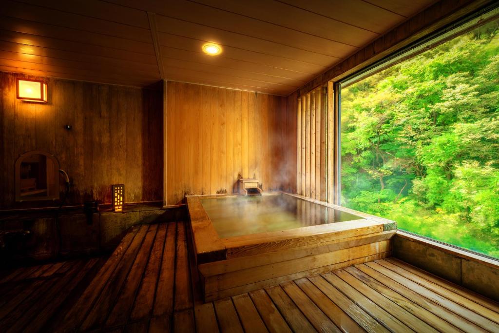 Harataki Onsen Wooden Bath