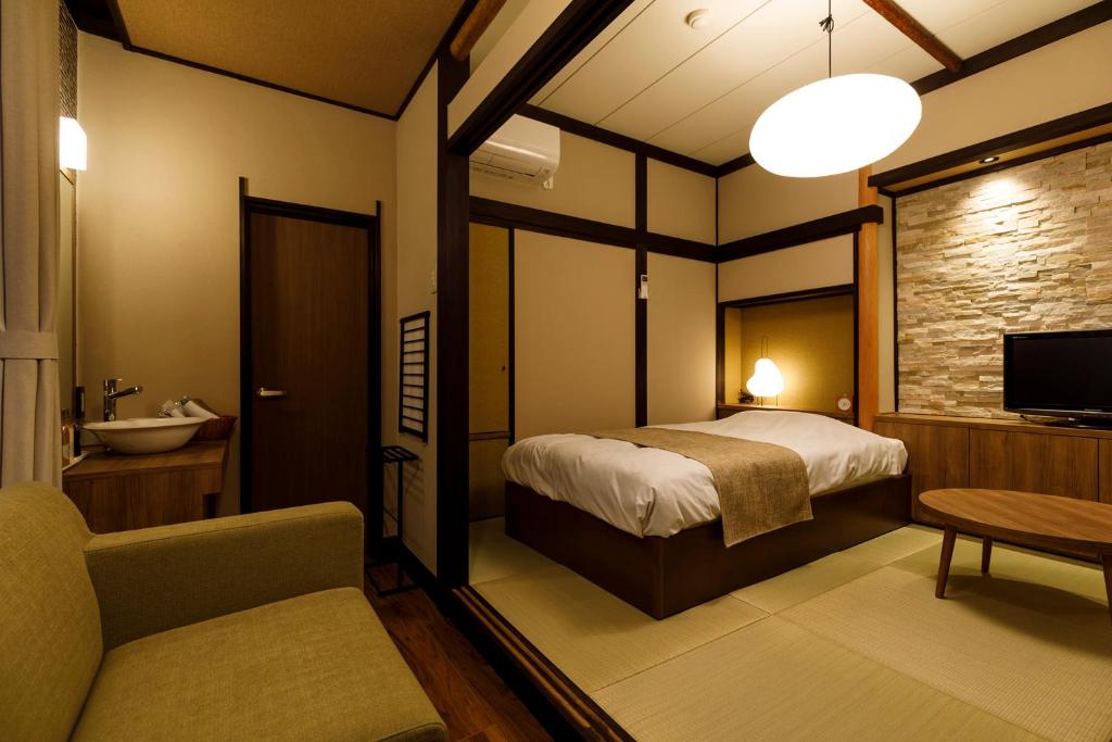 Hatori Modern Tatami Room