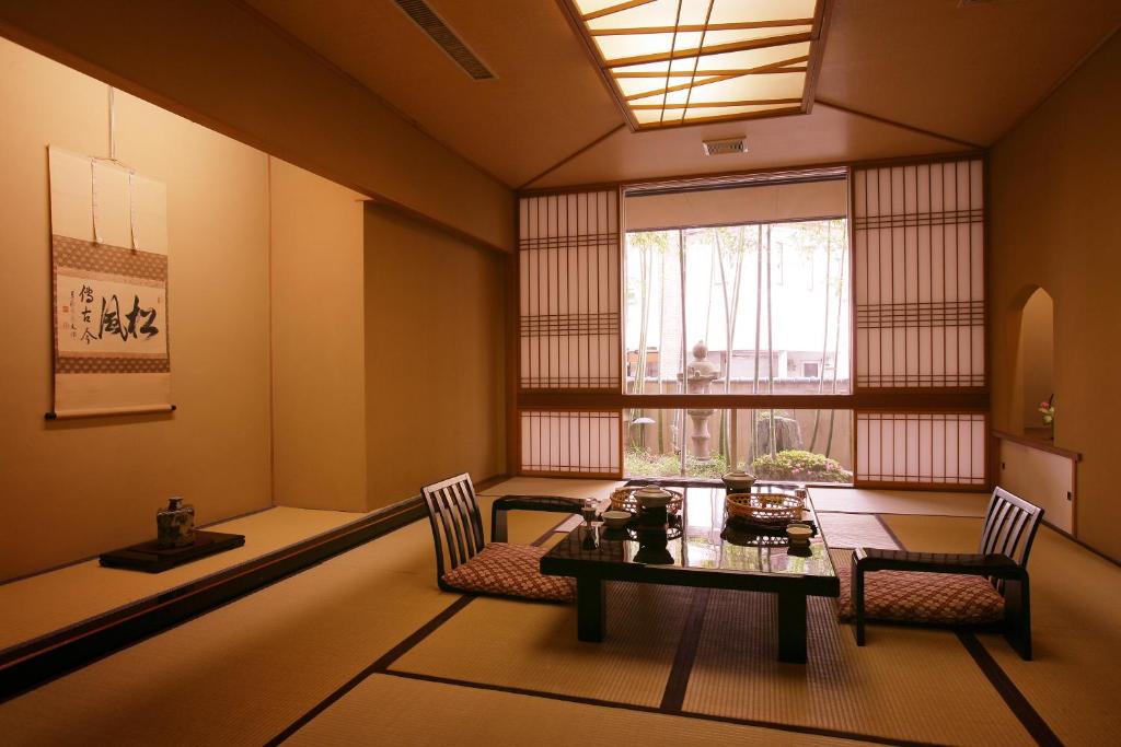 Hayamakan Traditional Tatami Room