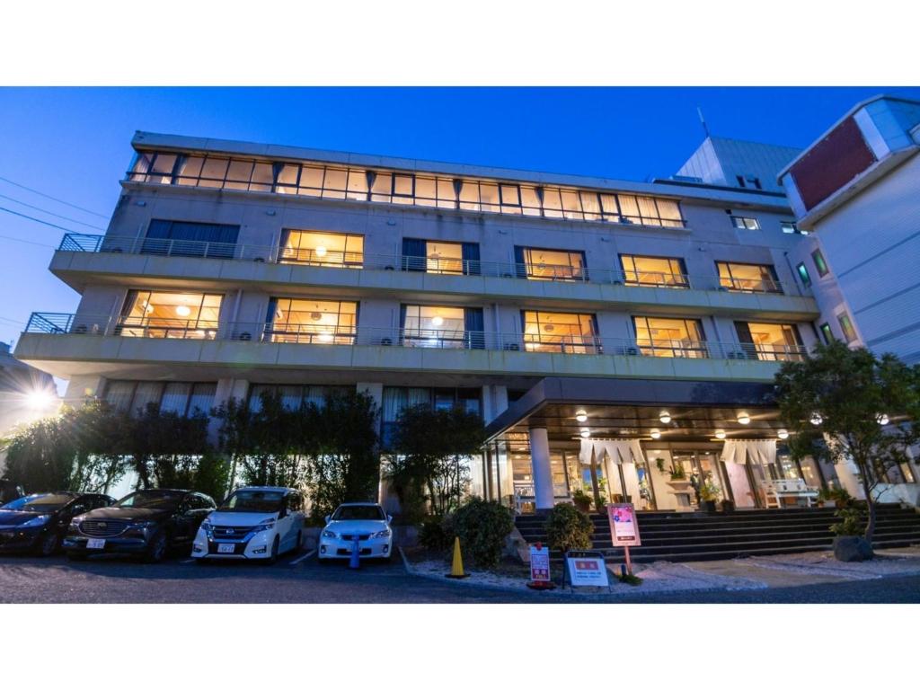 Hazu Ryokan Exterior Night