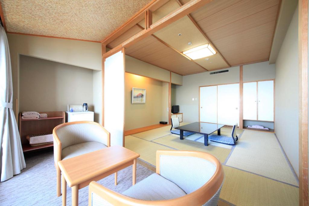 Heiseikan Shiosaitei Tatami Room Interior