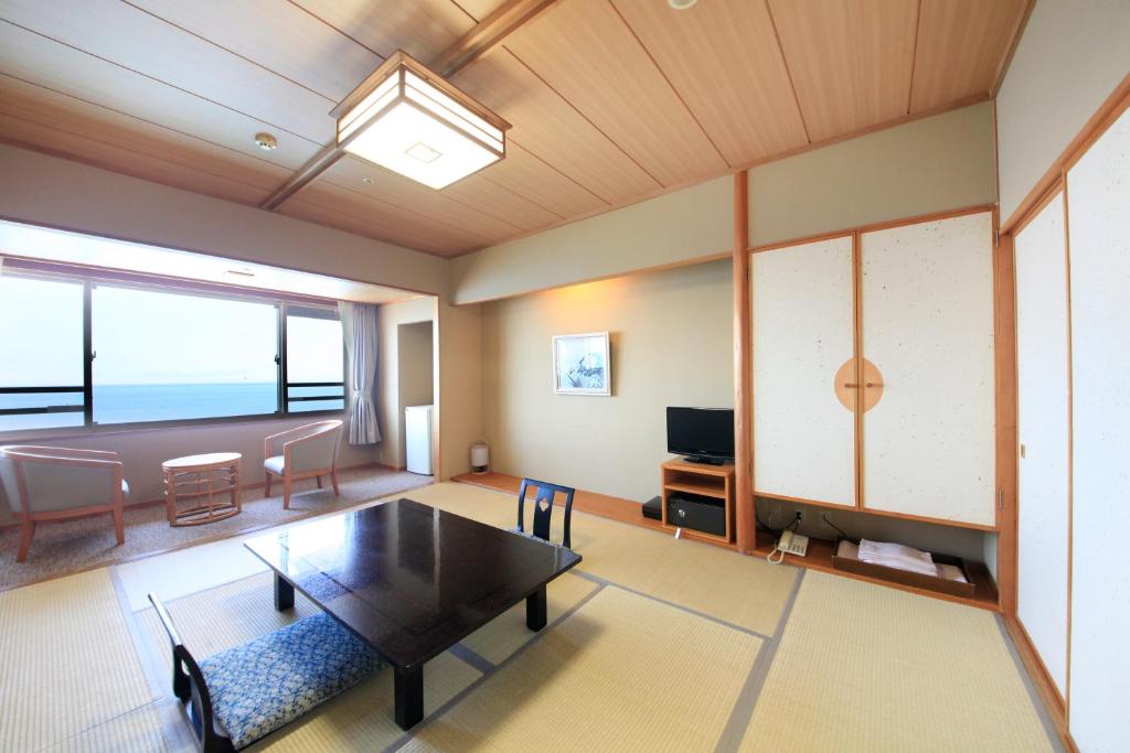 Heiseikan Shiosaitei Tatami Room Ocean View