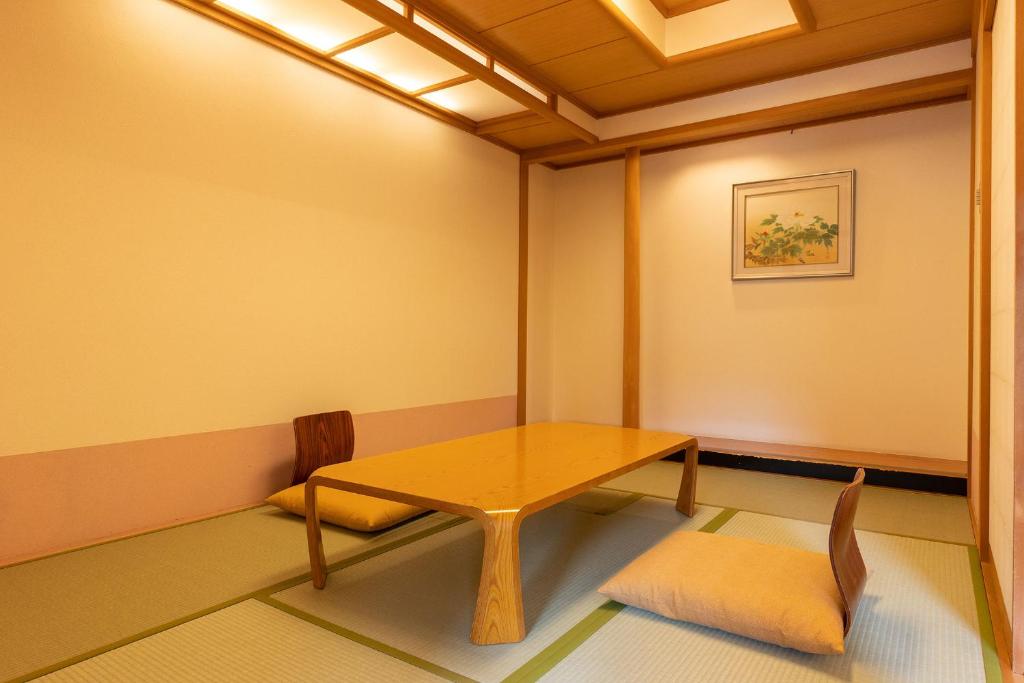 Higashiyama Grand Hotel Tatami Room