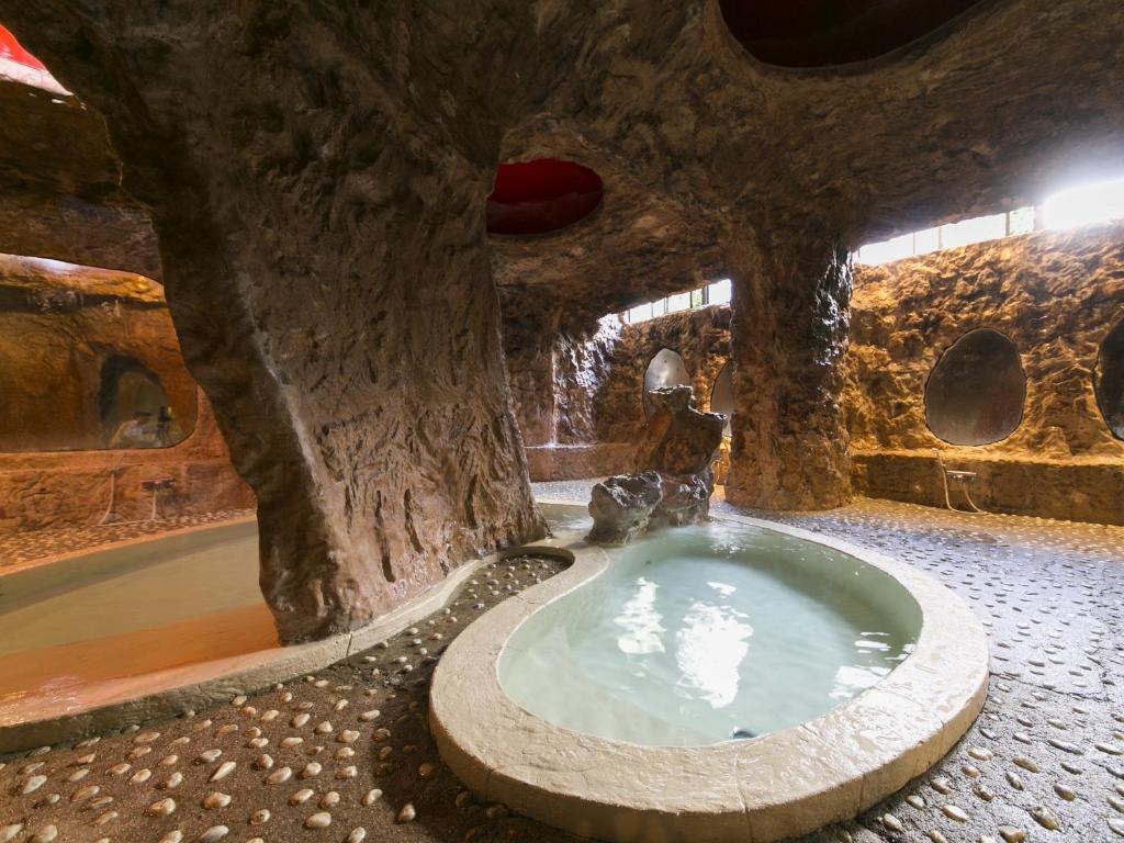 Hiranoya Onsen Bath