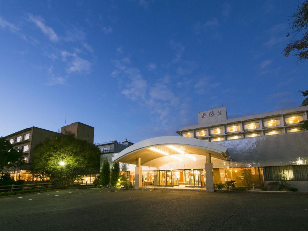 Hiranoya Ryokan Exterior Evening
