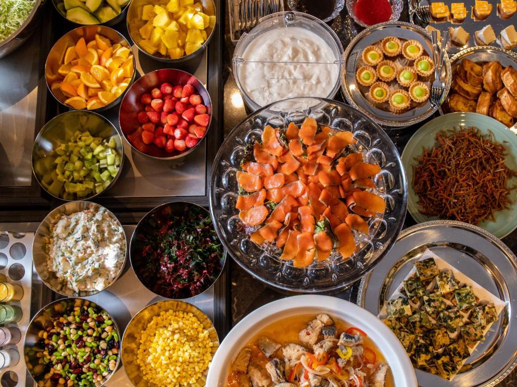 Hitoyoshi Onsen Nabeya Buffet Selection