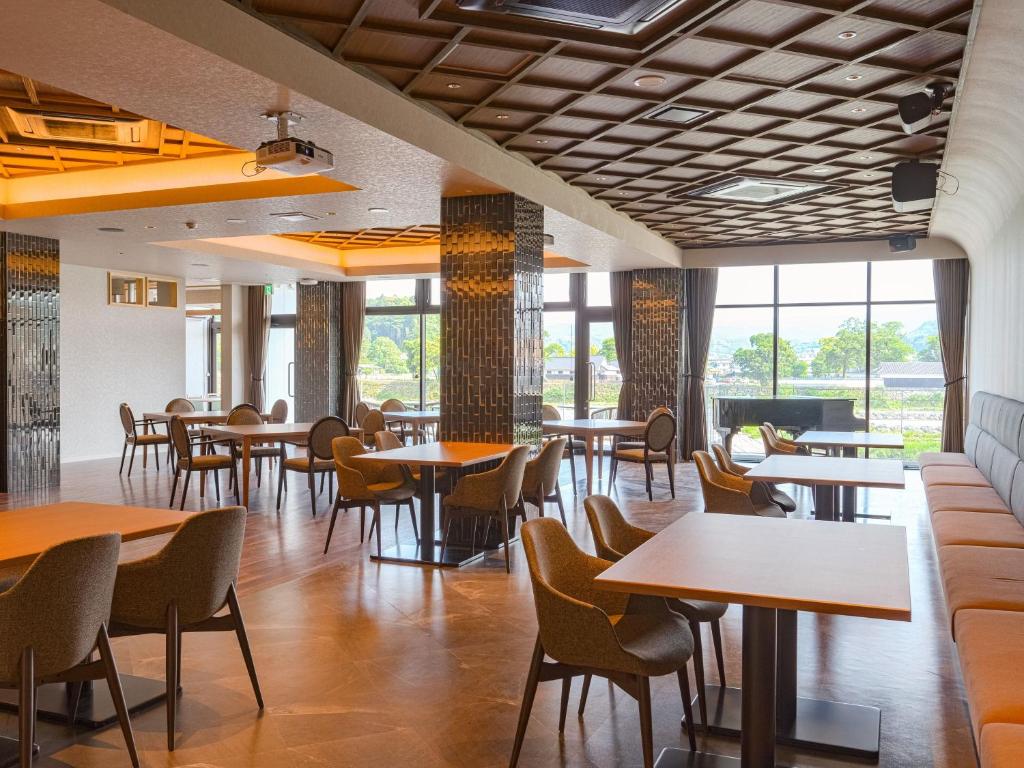 Hitoyoshi Onsen Nabeya Dining Room