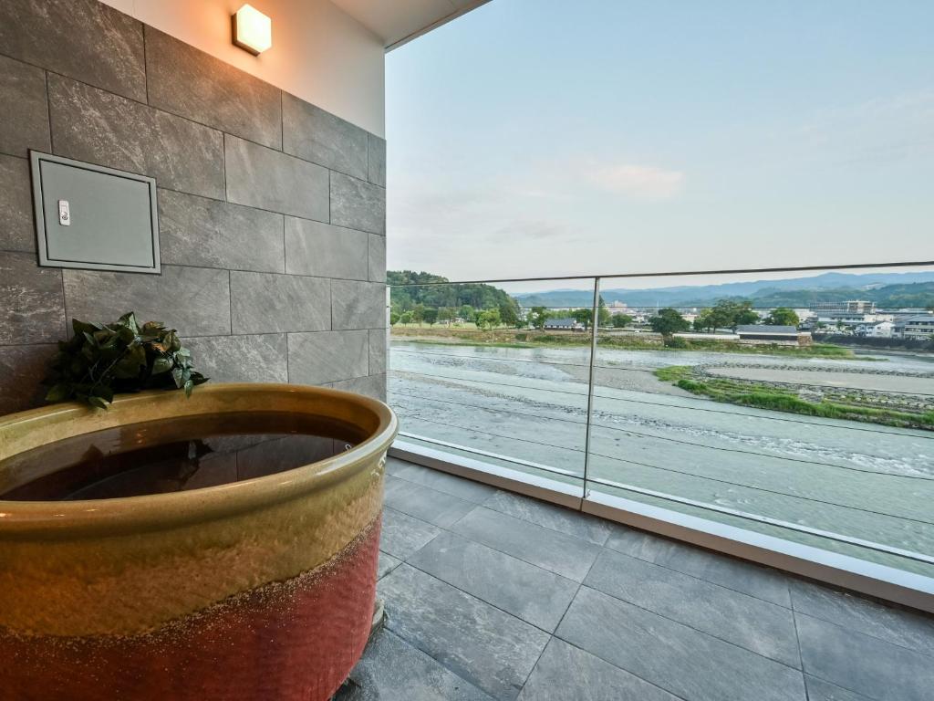 Hitoyoshi Onsen Nabeya Private Bath