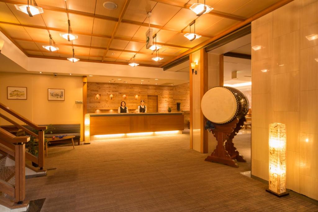 Honjin Hiranoya Bekkan Ryokan Lobby Drum