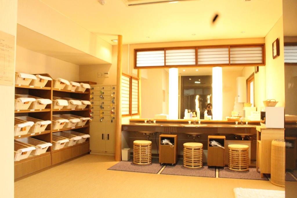 Honjin Hiranoya Bekkan Ryokan Onsen Changing Room