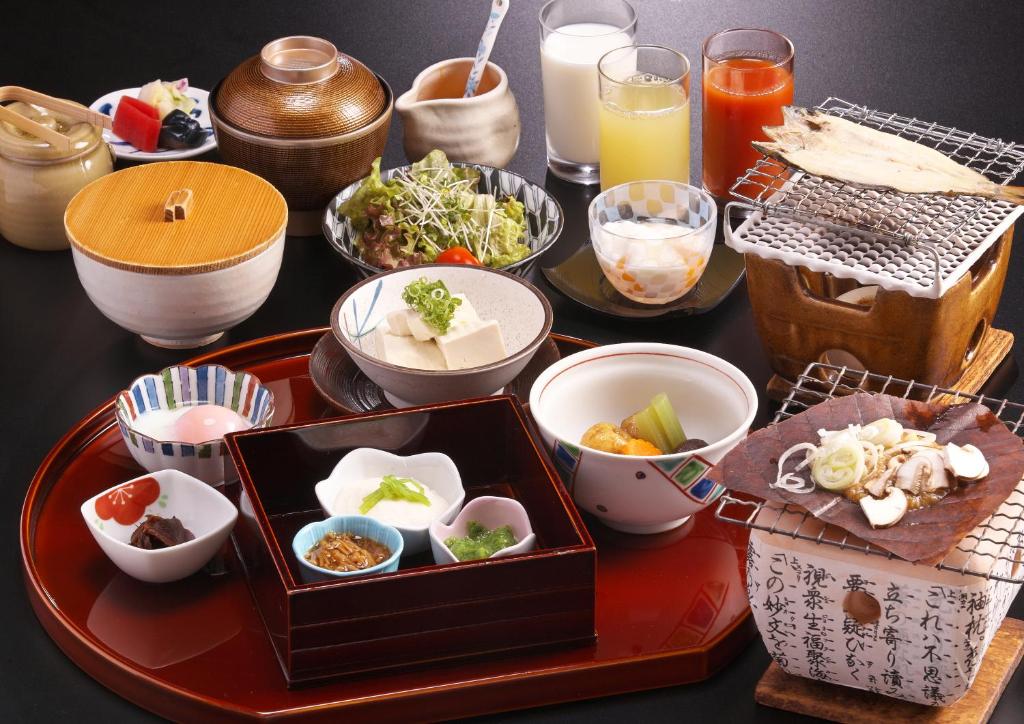 Honjin Hiranoya Bekkan Ryokan Traditional Japanese Meal