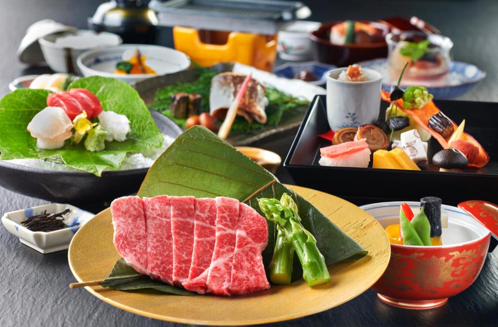 Honjin Hiranoya Kachoan Kaiseki Meal