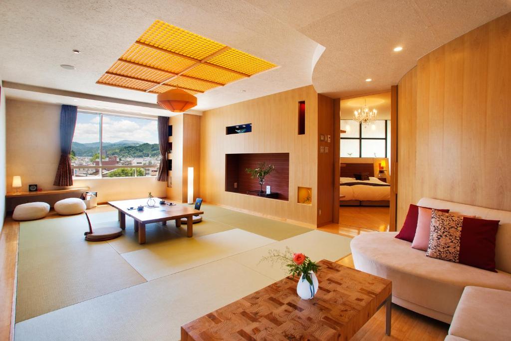 Honjin Hiranoya Kachoan Tatami Suite