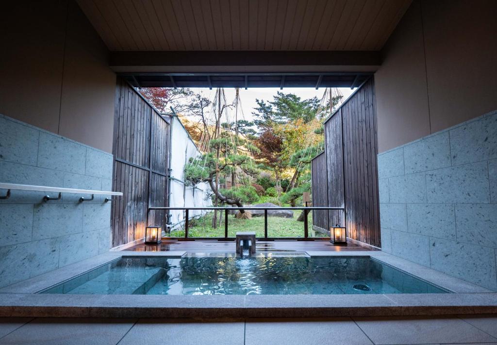 Hot Spring Resort Matsunoi Open Air Bath