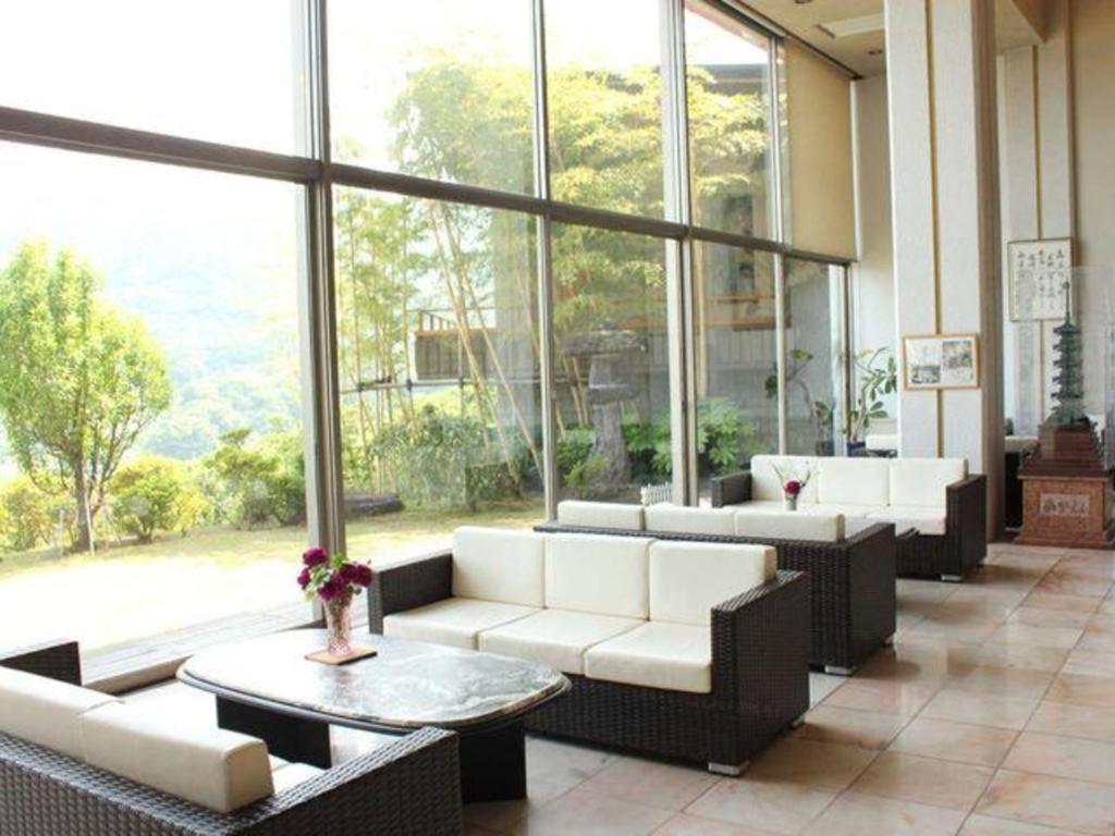 Hotel Akane Lobby Seating Area