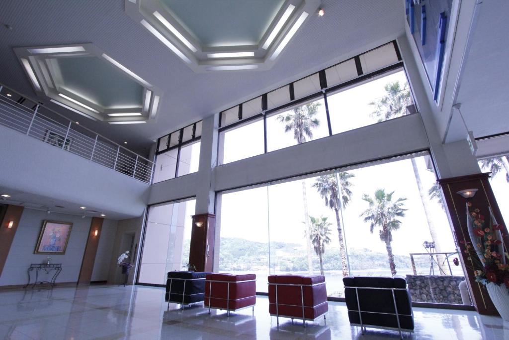 Hotel Alegria Gardens Amakusa Lobby Windows