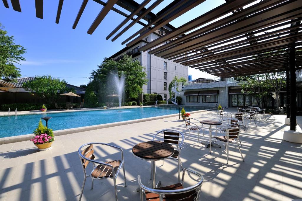 Hotel Fuji Outdoor Pool Area
