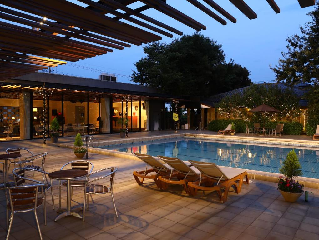 Hotel Fuji Outdoor Pool Evening